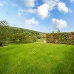 Pass The Keys Large 3 Bed Country Home With Stunning Views