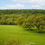 Pass The Keys Large 3 Bed Country Home With Stunning Views